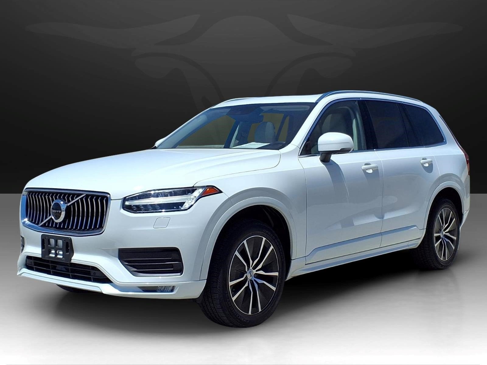 2020 Volvo XC90 T6MOMENTUM in Other — front three-quarter view